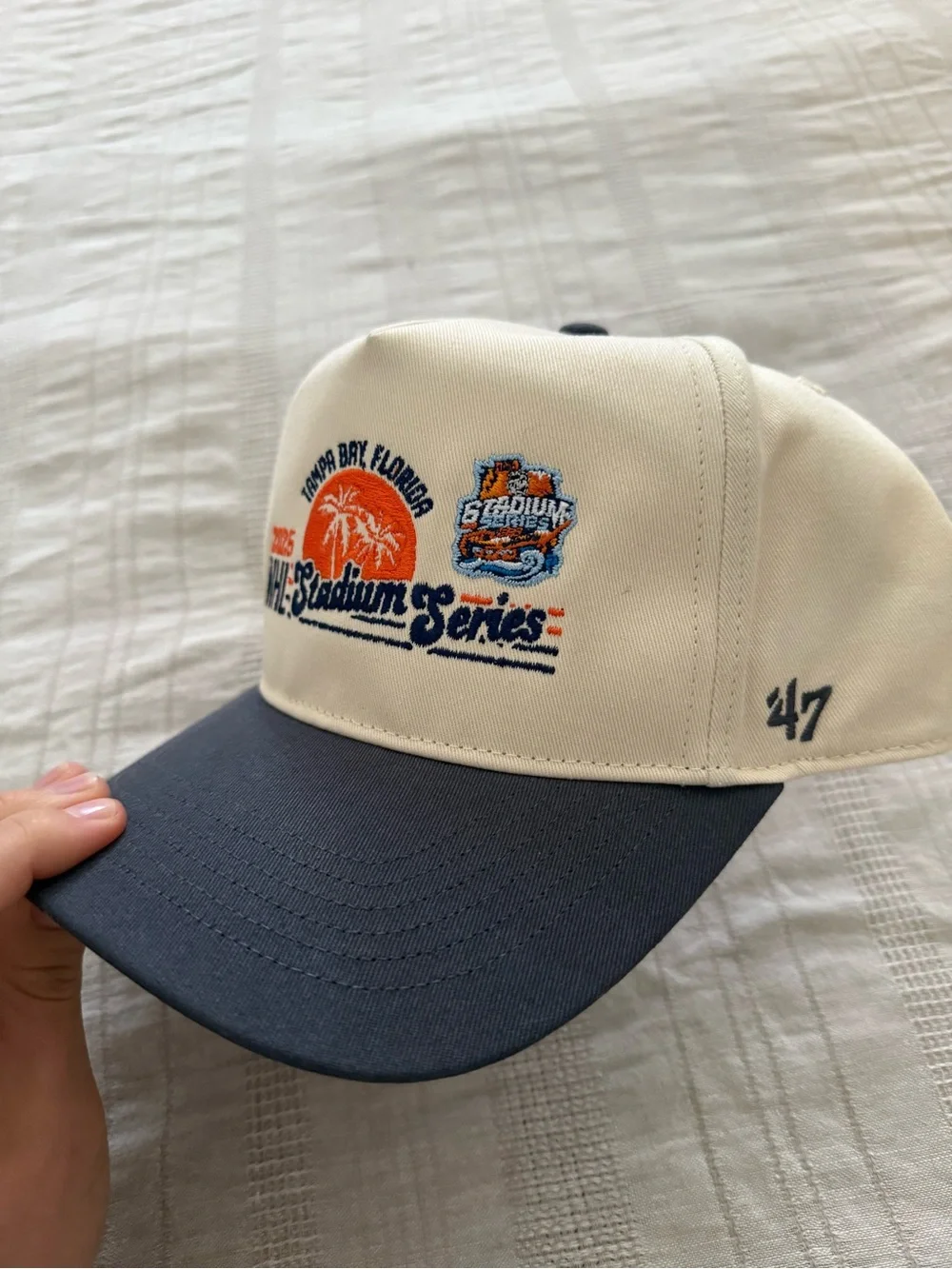 ‘47 NHL Stadium Series 2026 Tampa Bay White and Navy Hat - Picture 3 of 5